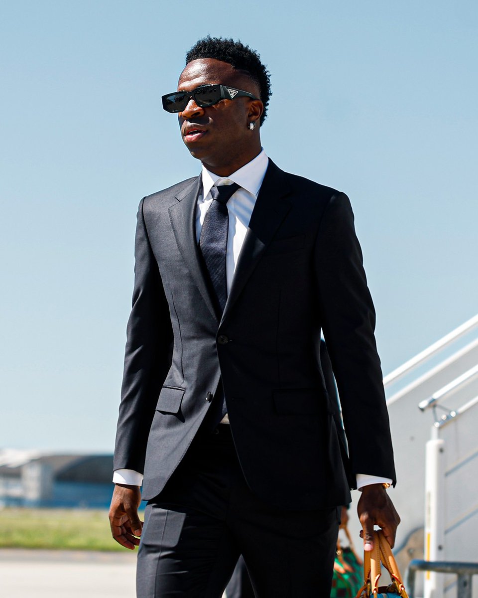 sportybetgh's tweet photo. 🚨 Staggering!
Saudi Arabia’s Al-Ahli club just offered Vinícius Jr. an unbelievable $1 BILLION for 5 years! 🇸🇦
This could be the BIGGEST CONTRACT IN SPORTS HISTORY! 🤯
If you are Vini, what will you do?
#ViniciusJr #AlAhli #SaudiDeal #FootballHistory https://t.co/7dU6wMjKy2