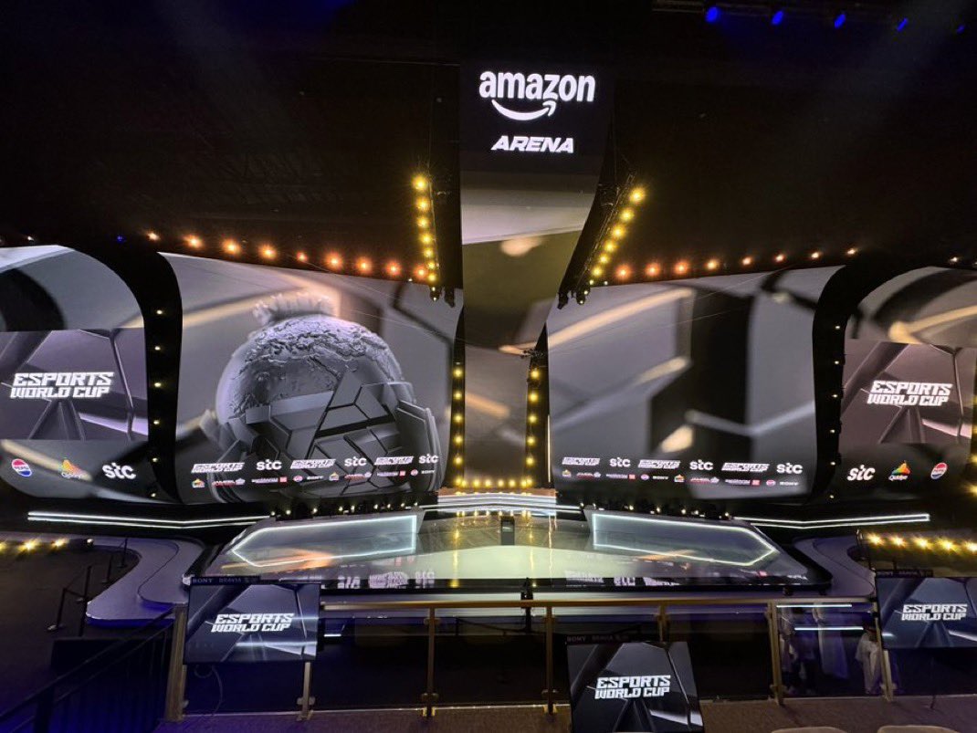 intelCDL's tweet image. COD Mainstage for the #EsportsWorldCup

(via @ATLFaZe)