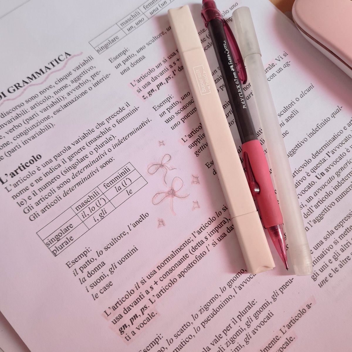 thvlovx's tweet photo. 🐇📃 130824 - estudando artigos em italiano https://t.co/OKyJU3svQ3