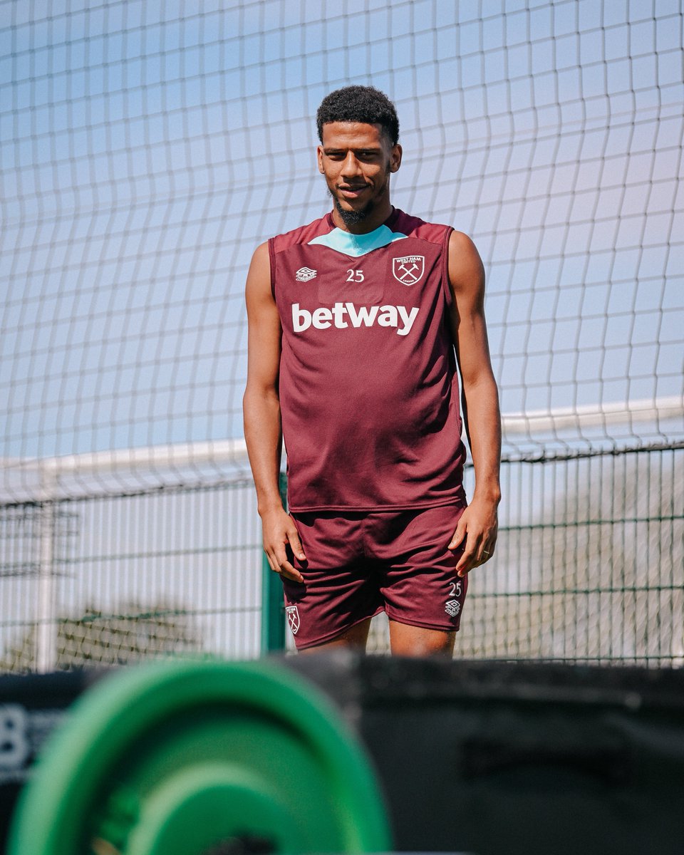 WestHam's tweet photo. JC at RG ⚒️ https://t.co/NGOvwNkF6J