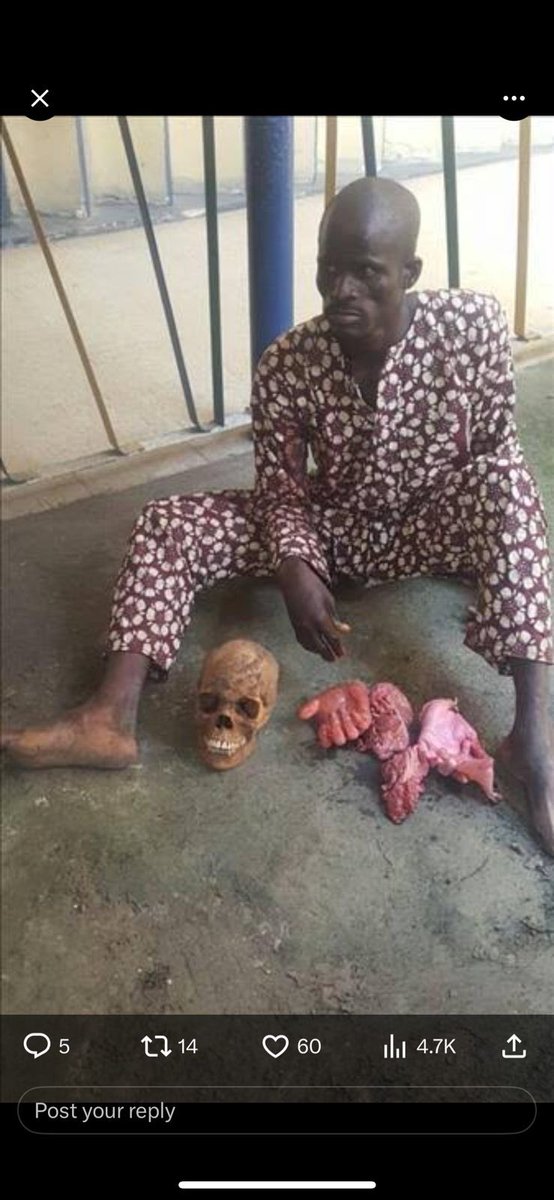 MrEpic83's tweet photo. Wtf😭😭😭😭 

And they have the audacity to want to criticise us kodwa they do such to each other😭😭

#VoetsekSAMedia | Africa - Sign the Petition | Nigeria https://t.co/bkfUqrwTtg