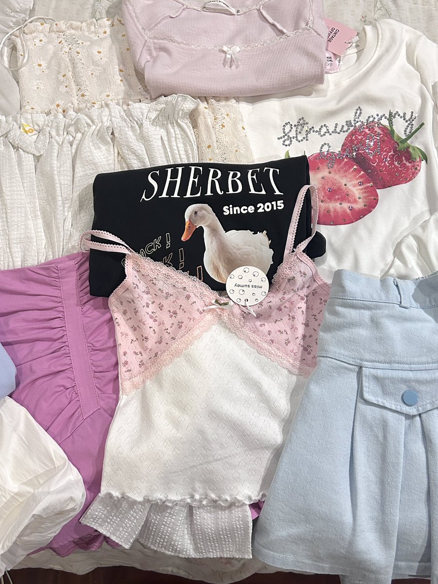 2handpeacha's tweet photo. ส่งต่อเสื้อผ้า last lot❣️
ค่าส่ง 45 รี+ปักลด 5฿

*มีมากกว่าในรูป
ลง (15/8 19.30) ♡

#ส่งต่อเสื้อผ้า #ส่งต่อเสื้อมือสอง #ส่งต่อเสื้อผ้ามือสอง #เสื้อผ้ามือสอง #เสื้อผ้ามือสองราคาถูก  #ส่งต่อเสื้อผ้ามือ2 #โล้ะตู้เสื้อผ้า #ส่งต่อcintage #ส่งต่อvghbkk #ส่งต่อstylistshop #nicharisshop https://t.co/K8mhXewVrQ