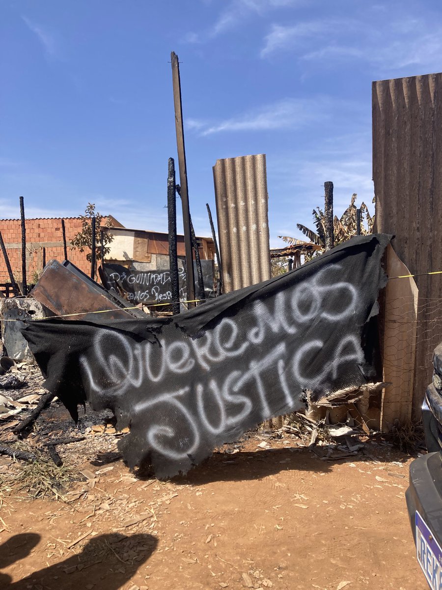 fabiofelixdf's tweet photo. Estou aqui no bairro Nossa Senhora de Fátima, em Arapoanga/Planaltina, com a Comissão de Direitos Humanos da CLDF.

Viemos nos solidarizar com os familiares das vítimas dessa imensa tragédia. Além de nos somar aos esforços para que  as demais famílias também tenham direito à moradia digna e não continuem em situação de vulnerabilidade e risco para suas vidas.