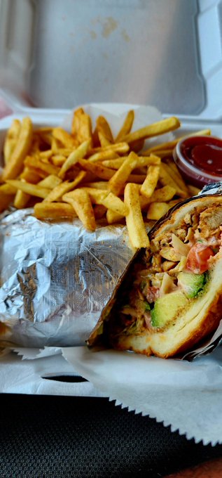 Lunch https://t.co/p3R8iJFWB7