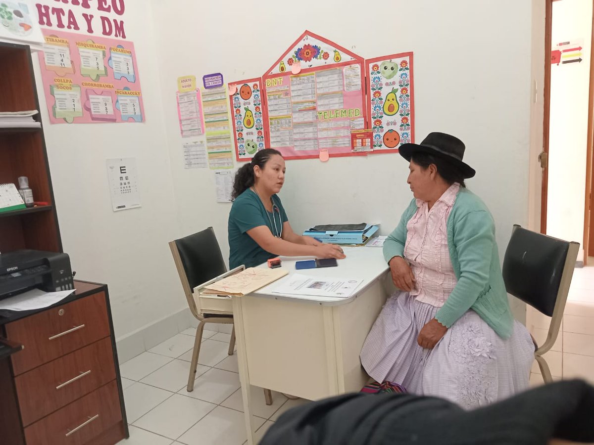 Koraly1300's tweet photo. NUNCA PIERDAS LA OPORTUNIDAD DE TRATAR BIEN A TU PACIENTE . ELLOS CONFÍAN EN NOSOTROS !!!
#DiaDelBuenTratoAlPaciente https://t.co/L3PpqNL756