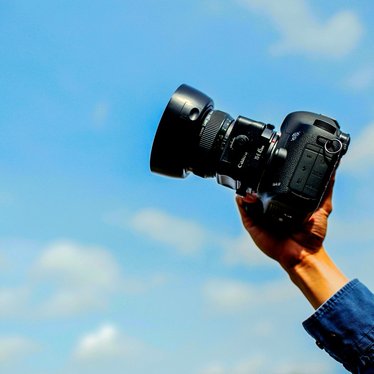 PhotoEdCANADA's tweet photo. 📷 Take your photography to new heights this summer with DOWNTOWN CAMERA!
https://t.co/DNQh1VEM2v
#ShopLocalCanada #PhotographySuppliesToronto #FilmPhotographyToronto
@downtowncamera https://t.co/244LNn9cNV