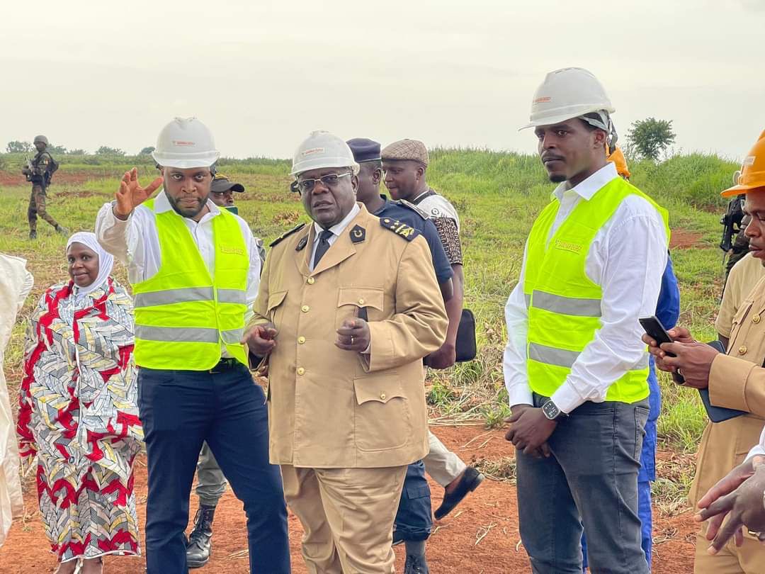 Savannah_Energy's tweet photo. After the ceremony, the Prefect of Vina, the mayor, and other key stakeholders, were given an in-depth tour of the Bini a Warak project site by Savannah representatives, who also took the opportunity to discuss our plans to optimise the project. 

The redesign, approved by Cameroon’s Minister of Water and Energy, His Excellency Gaston Eloundou Essomba, last December, boosts power generation to up to 95 MW, incorporating a 40 MW photovoltaic solar plant to complement the power generation from hydropower, and reduces the impact of the project’s development on the environment and local communities. 

There is also the potential for power from the Bini project to be dispatched into Cameroon’s southern electricity grid. The Cameroon-Chad Interconnection Project, financed by the World Bank and scheduled for completion by 2026, will allow for the transmission of electricity between north and south. Savannah currently anticipates project sanction in 2026, with first power targeted in the 2028 to 2029 window.

(L - R) Jonathan Monthe Siewe, Project Development Manager, Savannah Energy, Mr. Valery Norbet Kuela, Prefect of the Vina, Arabi Djalal, Project Development Manager, Savannah Energy.