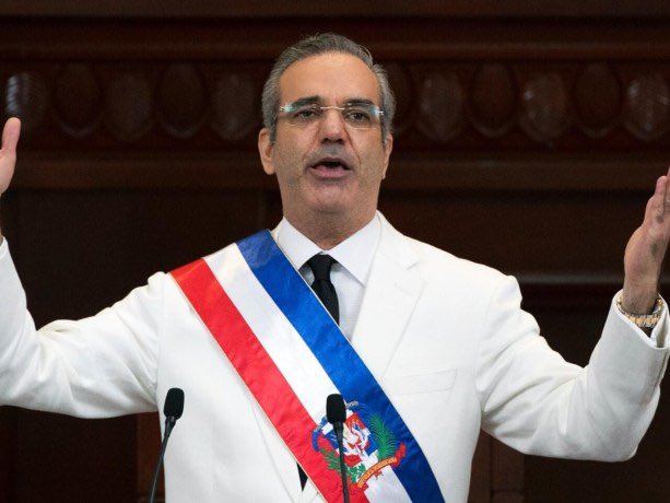 elnuevodiariord's tweet photo. 🇭🇹¡Haití rechaza invitación a toma de posesión de Abinader!🇩🇴

Ningún representante del Gobierno haitiano estará presente en la toma de posesión del presidente @luisabinader este 16 de agosto, pese a la invitación extendida por el mandatario dominicano, según reporta en su cuenta de la red social X el medio haitiano @Radio_Metronome.

#ElNuevoDiarioRD #Nacionales
