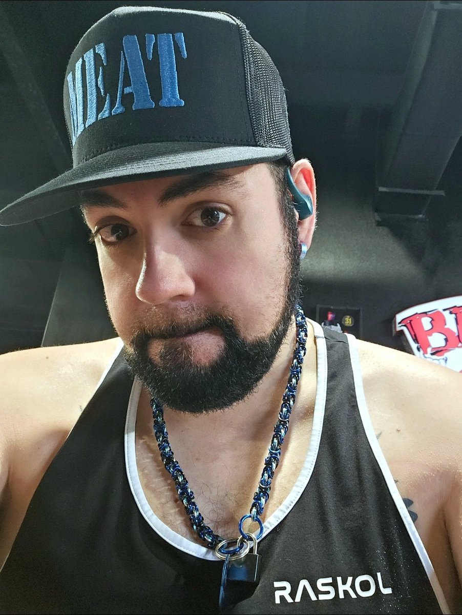 Blue23cub1's tweet photo. So first session back at Beast Gym with my #HusPup ๐พ I definitely missed the headspace & pawsitive vibes. Also really liking the Raskol Apparel. Over all greatful for all the support & being able to reach my health goals.
#FitPups ๐ช๐ป๐บ๐ช๐ป๐ถ
#GymFlow ๐๐ปโโ๏ธ
#Recovery ๐ฉน https://t.co/u9IGAfC52T