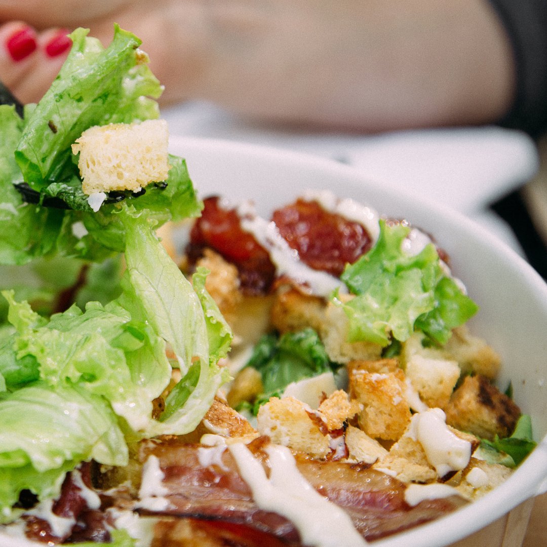 somos_CARNE's tweet photo. Para los que empiezan la semana comiendo livianito: nuestra Ensalada Caesar.
#Carne #CarneHamburguesas #Ensaladas #organico #vegetalesdehuerta #EnsaladaCaesar https://t.co/JA0eaLtOHu