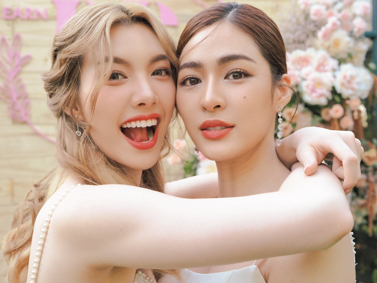 SOU_Ch3Official's tweet photo. 💗There is only happiness in life, to love and to be loved.

LINGORM TSOU FINAL EP 
#ใจซ่อนรักตอนจบ #หลิงออม​ #lingorm​ 
#เด็กดื้อของพี่หมอ #ใจซ่อนรัก #TheSecretOfUs https://t.co/Ff83MhWZBH