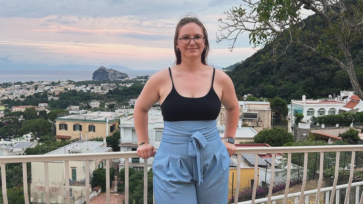 UNL_CEHS's tweet photo. Tayler Trotta spent two weeks in Italy this summer for her international studies minor. She graduates this weekend and hopes to teach history at an international school.
Read Tayler's Q&A >> https://t.co/fWT9a78o4h
@UNL_CYAF @CEHS_global @UNLGlobalEx
#UNL #UNLCEHS #CEHSisGlobal https://t.co/S2zpvd87fG