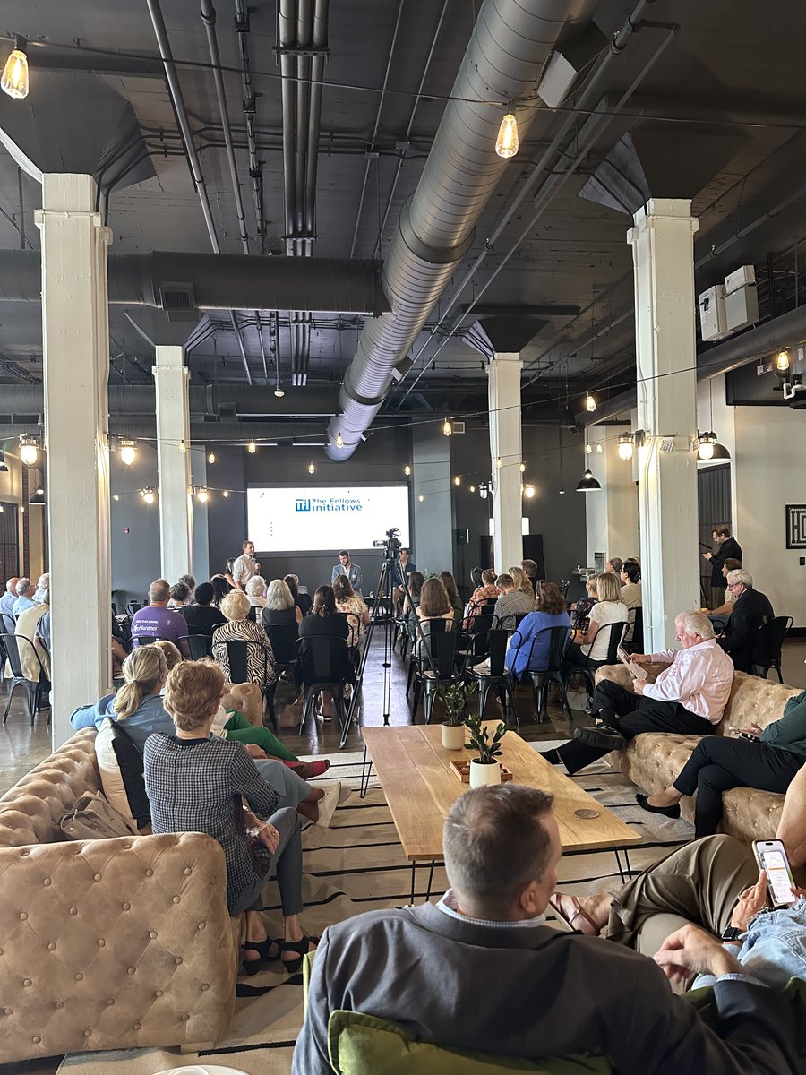 Franklin2morrow's tweet photo. Yesterday morning's FrankTalks was a success! A big thanks to Harbor + Union for providing such a great space and to the People to Know panel for their valuable insights. It was a truly engaging and productive event. Looking forward to more like this!
#FrankTalks https://t.co/7azeHhAogu
