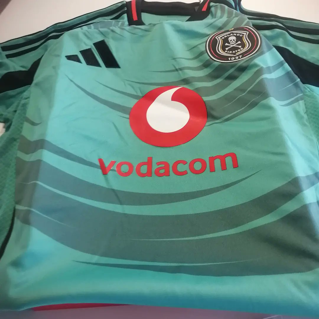 VuyaniJoni's tweet photo. Thank you @adidasZA for this wonderful @orlandopirates 2024/25 away jersey ❤️🔥⚽#UpTheBucs #thebrandwiththethreestripes https://t.co/kxtbKcBRZI