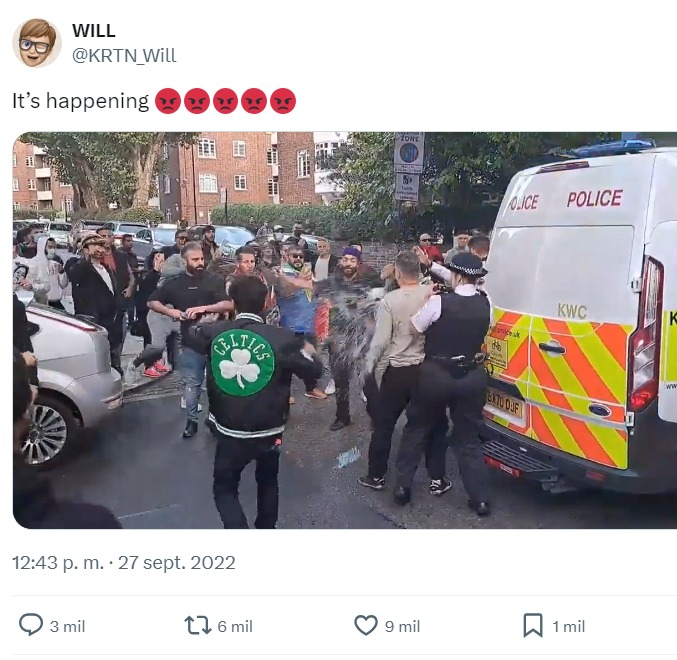 JulianMaciasT's tweet photo. El vídeo que está difundiendo la cuenta neonazi Europe Invasion es de 2022 y ya fue utilizado en 2023 como si fuera consecuencia de los disturbios en Francia.
Tiene 5.7 millones de reproducciones, 35K rts y 85K likes.
Era una criptocuenta turca suspendida que recuperó Elon Musk. https://t.co/hfAMJFkM4E