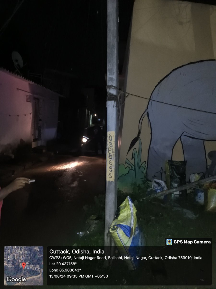 Dudulswain's tweet photo. @CMCCuttack ୨ଦିନ ହେବ Street Light ଜଳୁନି ward no.୫୦, ghatakula near bateshwar temple https://t.co/Kb3OUsxmal