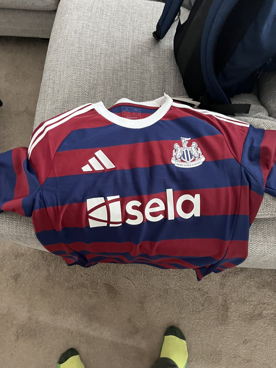 Stephen Ord (@smord84) on Twitter photo Can’t thank <a href="/7RobLee/">Rob Lee</a> enough for delivering me an early 40th present today. Thanks to <a href="/NUFC/">Newcastle United</a>, <a href="/adidasUK/">adidas UK</a> and <a href="/nufctrust/">Newcastle United Supporters Trust</a>.
Away days just got better. Can’t thank <a href="/7RobLee/">Rob Lee</a> enough for delivering me an early 40th present today. Thanks to <a href="/NUFC/">Newcastle United</a>, <a href="/adidasUK/">adidas UK</a> and <a href="/nufctrust/">Newcastle United Supporters Trust</a>.
Away days just got better.