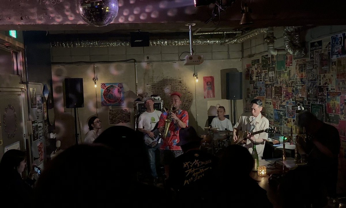 iwazaru_info's tweet photo. 2024/6/10 mon @ Hiyoshi Bar Transit

#IWAZARU 
@Motoharu___
@Cuebach
@tomoyastone
@BassieTanco 
#Yukky 

#Live #Jazz #Hiyoshi #BarTransit
#1stAlbum #Release20240816 https://t.co/uLA02UQN35
