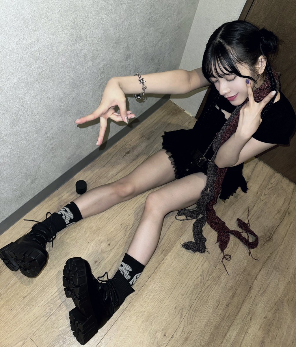 Post by 汐見まとい on X: ✌️🕶🌺