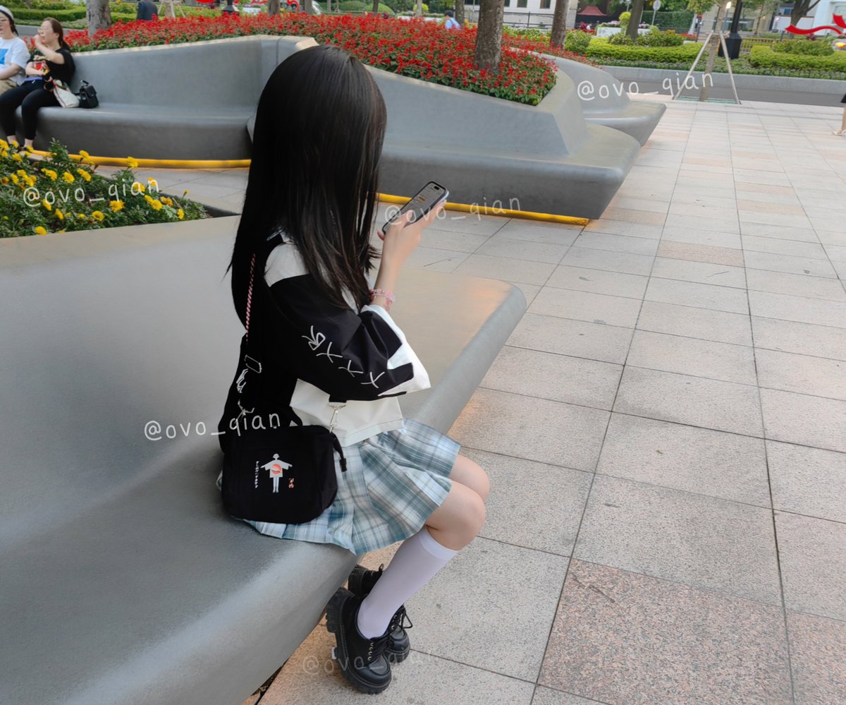 OvO_Qian's tweet photo. 上海人民广场，偶遇我就给你摸一下~😈 https://t.co/E9upfhEwAB