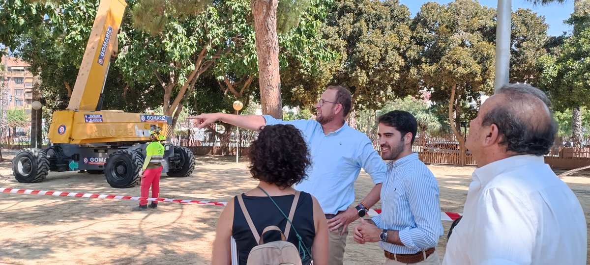 Esta mañana el concejal <a href="/Ppguillenparra/">Pepe Guillén Parra</a> ha visitado los trabajos de poda en altura que se realizan en el Jardín Botánico del Malecón para sanear los ejemplares que crecen en esta zona verde y que sigan con su crecimiento natural. ⛑️🌳. 

<a href="/AytoMurcia/">Ayuntamiento de Murcia</a> #STV #ActúaSM