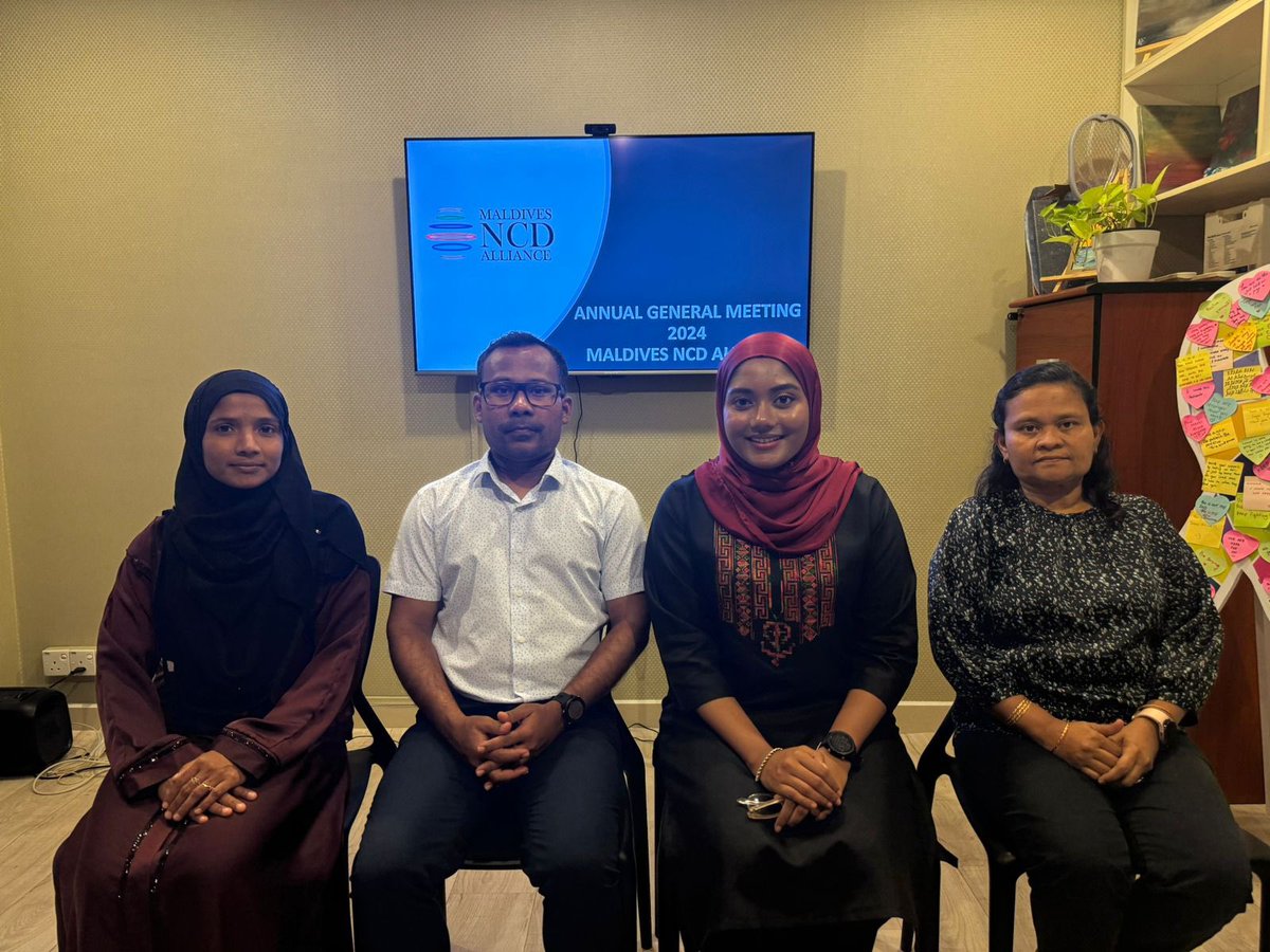 MaldivesNCDA's tweet photo. @maldivianrc New Executive Committee: 
- President: Dr Abdul Malik
- Vice President: Ms Jeehan Mahamood
- Secretary General: Ms Mariya Saeed
- Treasurer: Shifaza Rashad
- Patient Advocate: Fathimath Asila Mohamed 
- Youth Member: Irshad Gasim
- NGO Representative: Dr Fathmath Shara Shareef https://t.co/wT9SS1lRXS