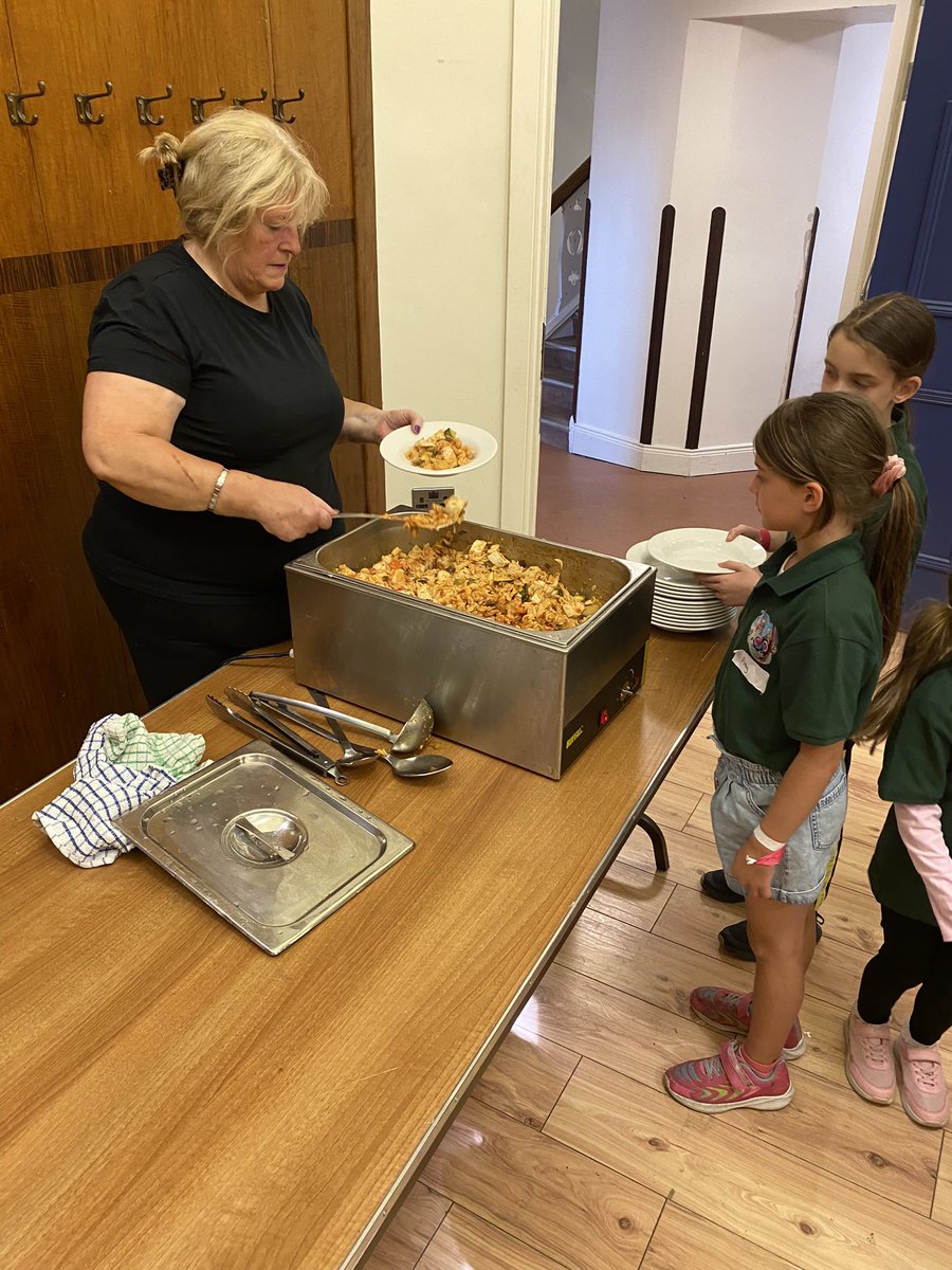 ulsterconsort's tweet photo. Day 1 of this year’s Summer Music School (with @BeConservatoire) in Belfast: 60 children (5-16) sang their hearts Wind in the Willows (by @johnmrutter) Our lunches are Wind in the Willows themed - Day 1 being chicken and pasta with RATatouille….! Thanks to all our great staff! https://t.co/lZgnMZbotB