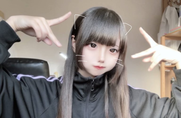 7qxrl's tweet photo. ⚠️同じ人

 #自撮り界隈  #自撮り界隈さんとつながりたい  #自撮り界隈さんと繋がりたい  #加工厨 https://t.co/cyobupgebm