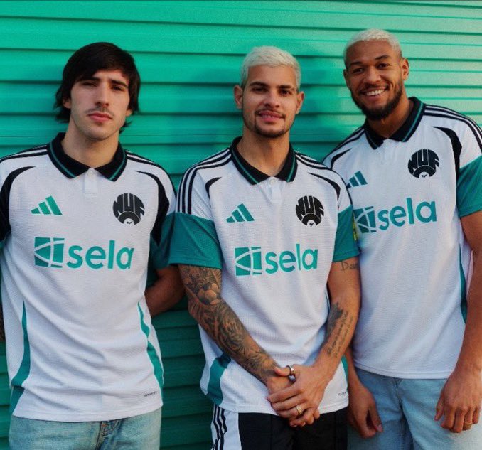 Theo69ar's tweet image. 🚨 #Concours maillot de votre choix 

Pour vous remercier des commandes avec mon code 
(tjrs -20% sur tout le site code THEO69) 

RT CE TWEET ✅
FOLLOW @Theo69ar &amp;amp; @CFutShop 🔔
COMMENTE LE MAILLOT DE TON CHOIX 💭

TIRAGE SAMEDI ⌛️🧨

maxikits.com/?ref=LlAoVmYb3…