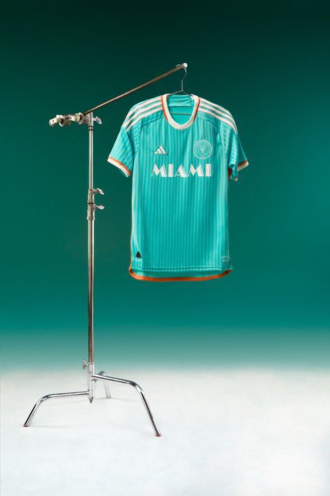 Theo69ar's tweet image. 🚨 #Concours maillot de votre choix 

Pour vous remercier des commandes avec mon code 
(tjrs -20% sur tout le site code THEO69) 

RT CE TWEET ✅
FOLLOW @Theo69ar &amp;amp; @CFutShop 🔔
COMMENTE LE MAILLOT DE TON CHOIX 💭

TIRAGE SAMEDI ⌛️🧨

maxikits.com/?ref=LlAoVmYb3…