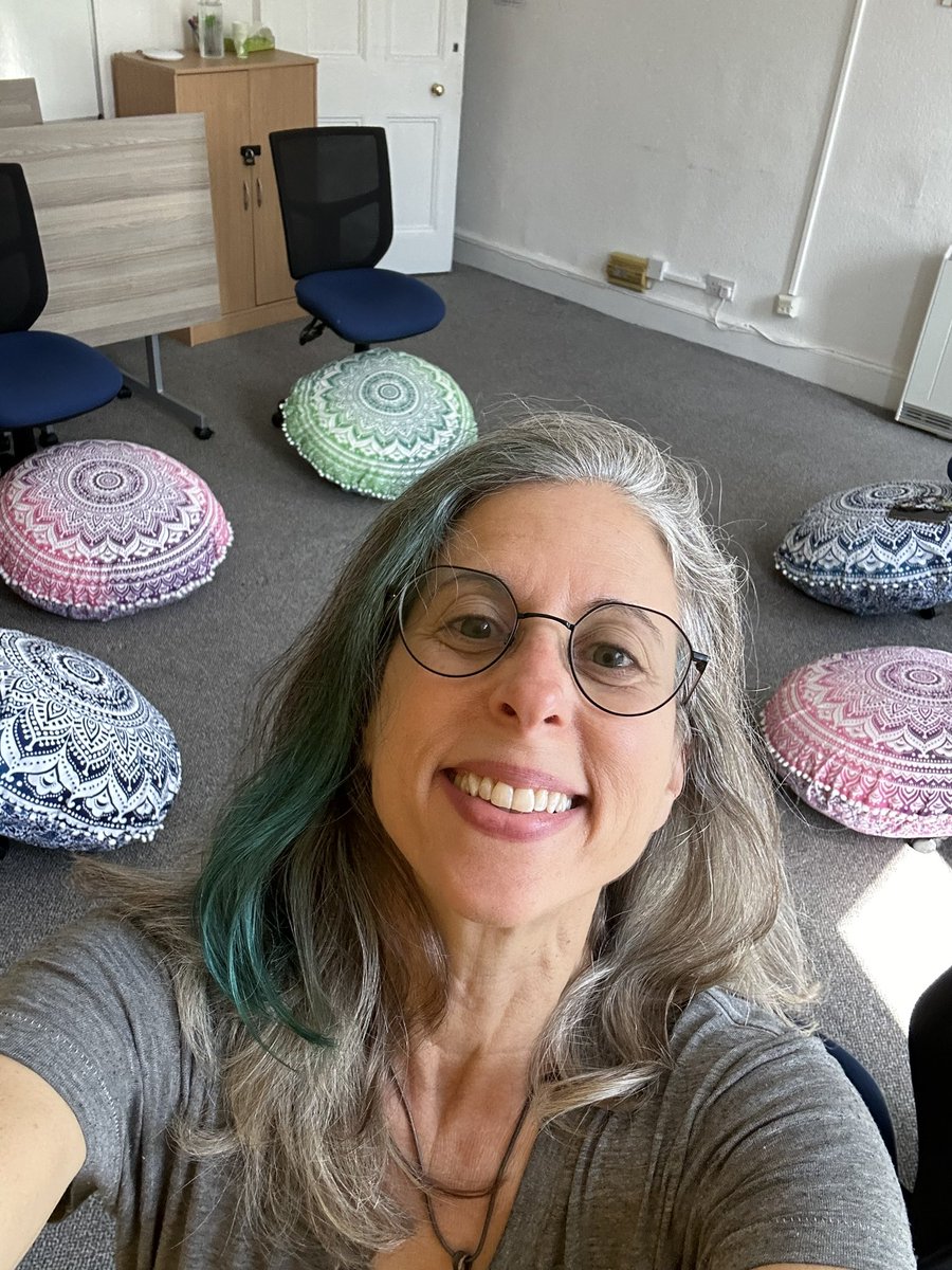 Well-being for EdFringe Artists starts at 2pm. Can’t wait to relax with my fellow creatives! It’s my honor to host. 🤗 #edfringe Thanks for providing the space <a href="/Health_in_Mind/">Health in Mind</a>!