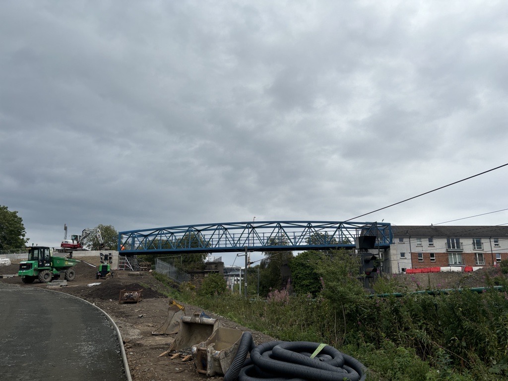 We hit a major milestone on the Roseburn to Union Canal project in the wee small hours of Sunday, A new bridge over the railway line was lifted into place on the walking, wheeling and cycling route, which is bringing disused areas back into community use.
edinburgh.gov.uk/roseburntounio…