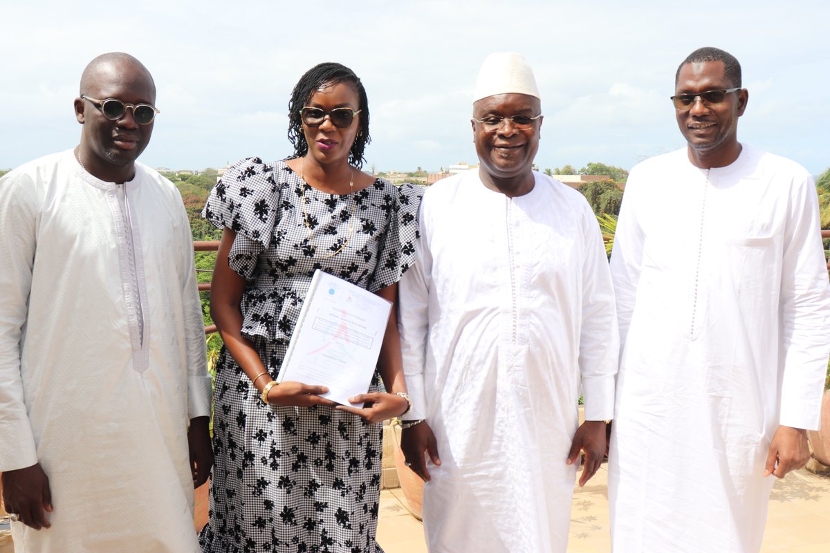 🎓 Bravo à Mme Khadidiatou THIAM pour sa soutenance de mémoire en Master Santé Publique, option Suivi-Évaluation ! 👏 
Son engagement et son expertise sont prometteurs pour l'avenir de la santé publique. Félicitations ! 🌟 

#SantéPublique #Soutenance #Master #SuiviÉvaluation