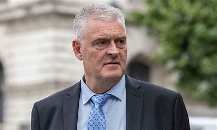 dave43law's tweet photo. 24hrs since a stabbing

Not a single mention of the Muslim HERO who saved an 11yo child from more serious harm even death on X    

#ToriesAreOut #StarmerIsPM40 #LabourLandside #Changebeginstoday #farrightfails https://t.co/a05s2bXKHb