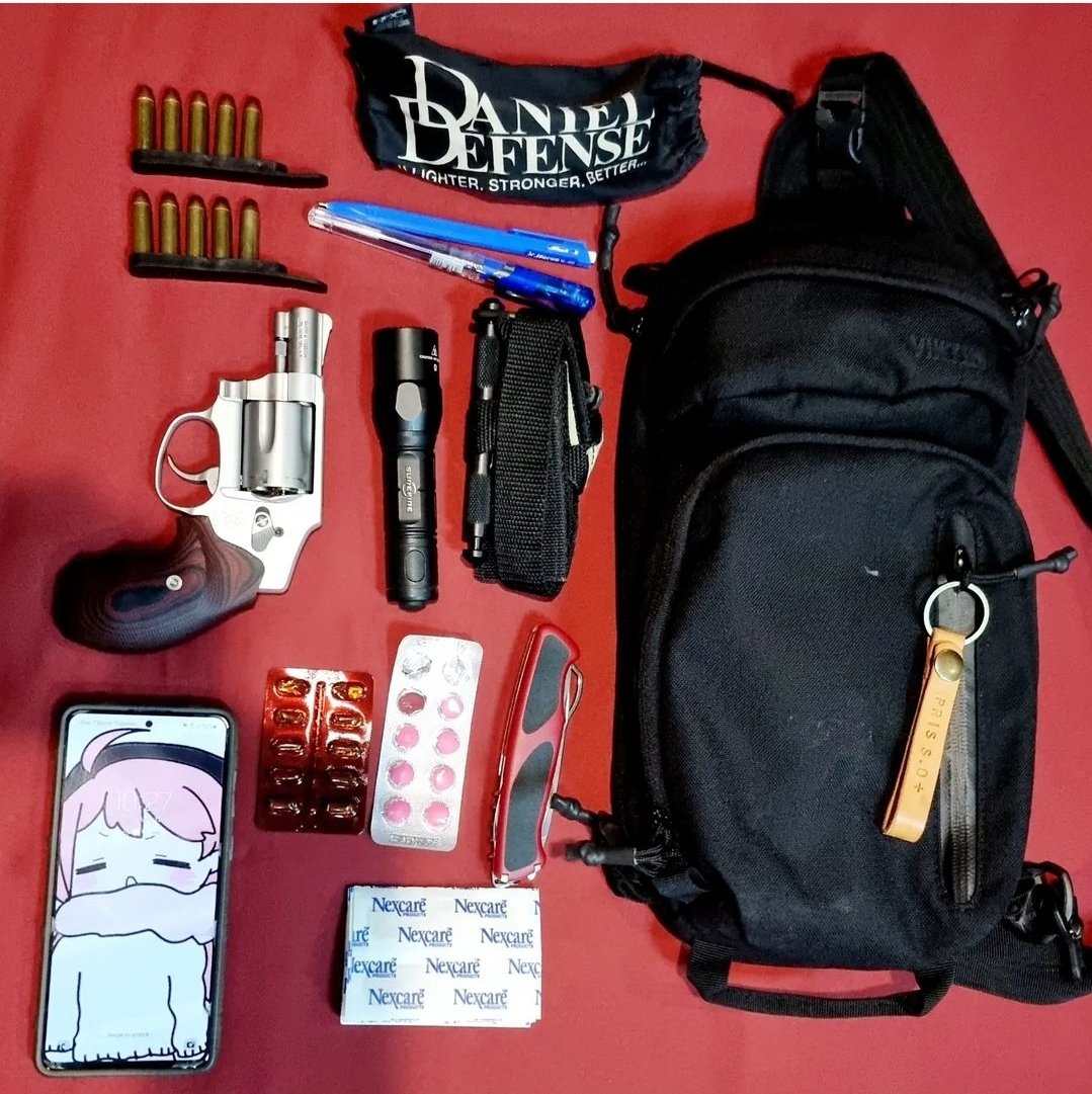 GunweebJimmy's tweet photo. Talk about self-defense. Different countries have different laws and regulations to follow. The thing that you always have to keep in mind is that you can't apply or use force (in ANYKIND) to every country you travel to. 

In Thailand, there is law section 68 that you can use force or equal to defense yourself. But again, you have consequences to that. You will be charged first, and then the court will see if your actions are justified or overkill. 

Not everyone carries guns like me. And I can't carry guns all the time. There are places that you can't carry a gun like Hospital, Schools or some Government offices. And don't even think about anime events! (Also, you need a permit to do so.)

Of course, I can't carry my weapons overseas.  But there are alternatives that can be useful... such as tactical pen (steel or aluminum pens that can be used as blunt weapon if needed). But again, training to use your tools effectively, training is very essential.

But first, I would like to remind everyone is "Tactical Mindset." Which can be applied to your everyday life.

Today, I want to teach everyone about the "Color Code of Awareness" 

What are the color codes?

The color code had nothing to do with tactical situations or alertness levels but rather with one’s state of mind. As taught by Colonel Jeff Cooper, it relates to the degree of peril you are willing to do something about and which allows you to move from one level of mindset to another to enable you to properly handle a given situation.

#1 Condition White: Total unawareness

in condition White, people are relaxed and unaware of what is going on around them. This means that by staying a long time in a condition white, people could risk adopting carefree existence, which will only leave them totally unprepared for any type of emergency.

#2 Condition Yellow: A relaxed awareness

In Condition Yellow, we are mindful of our surroundings, but nothing too extreme. This stage just means that we are aware, noticing the sights, sounds, and space around us. It very much can relate to living in the moment, meaning a relaxed awareness, or just paying proper attention to the environment.

#3 Condition Orange: A specific alert has triggered full attention

This is a heightened state of awareness in which people observe or are aware of a specific threat. In this condition, we are beginning to formulate possible responses to deal with the danger.

#4 Condition Red: Ready to defend

The final condition level is red. The level of awareness for Condition Red is essentially the result of having to take action from Condition Orange. This is the stage that is associated with action. Things have escalated to the point where we are either engaging in a dangerous situation or are in retreat.

**Optimal state of being**

The ultimate goal is to maintain a condition "Yellow" in our daily lives. This is the base level of awareness and the springboard for any further escalations in conditions. Staying at Condition Yellow in everyday life allows us to be aware of our surroundings and better protect ourselves from threats.

So, be safe out there. Be prepared...And protect the people you love. Awareness are important. So always remind yourself and your surroundings. Kick your "Fight or Flight" situation in, and I assure you and the person around you will be fine.

Sorry for another long article.

Take care out there! Hope you learn something new today! 😁

Yours Jimmy!