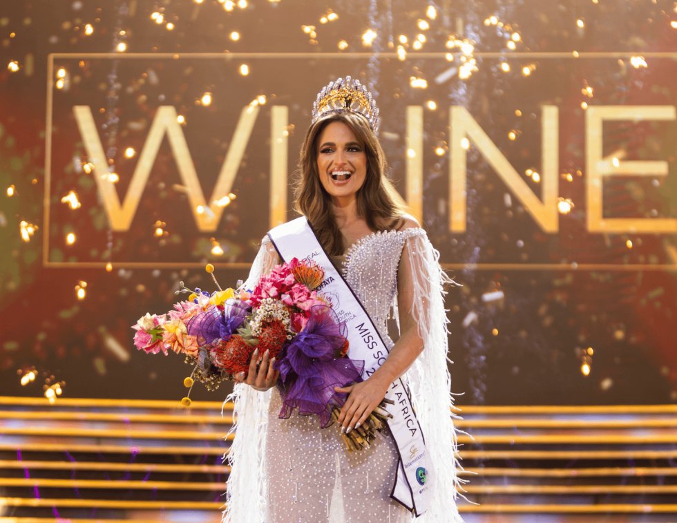 StyleAfrique's tweet photo. Mia Le Roux Becomes First Hearing-Impaired Woman to Win Miss South Africa (@Official_MissSA) Show
#styleafrique #africanfashionbloggers #africanmodels #MissSA2024 #MissSouthAfrica2024 #MissSA #MialeRoux #CrownChasers #FaceYourPower #EmbraceYourFuture
https://t.co/v9ZxGRsnjA https://t.co/C38AtmOAUO
