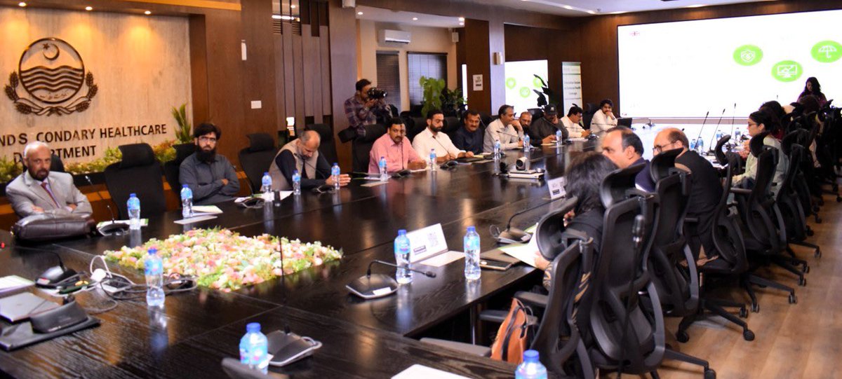 E4HProgramme's tweet photo. #E4H #Punjab recently organised an orientation session on Universal Health Coverage (#UHC) at the Primary & Secondary Healthcare Department (P&SHD). Stakeholders discussed UHC #global and #national perspectives and current challenges for its implementation in #Pakistan. https://t.co/RqNC0hpiIe
