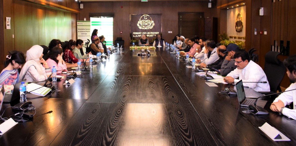 E4HProgramme's tweet photo. #E4H #Punjab recently organised an orientation session on Universal Health Coverage (#UHC) at the Primary & Secondary Healthcare Department (P&SHD). Stakeholders discussed UHC #global and #national perspectives and current challenges for its implementation in #Pakistan. https://t.co/RqNC0hpiIe