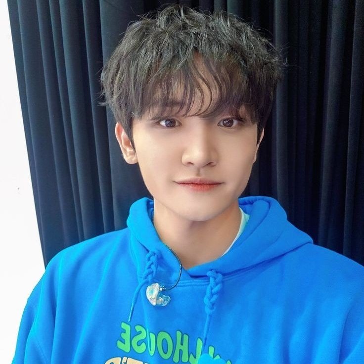 lucyranie's tweet photo. 다른 말 필요없이 
파란 원상이, 파란 모비딕 🐋💙💙 https://t.co/lkBUWCmict