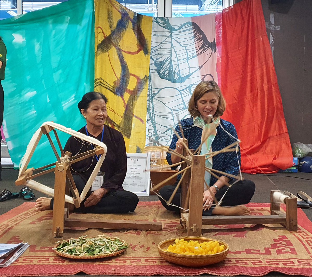 UNDPVietNam's tweet photo. 🌺Celebrate 🇻🇳's rich heritage &amp; support local communities w/ new 🎁 #SIB Signature Gift Set &amp; SIB Tour! This #ISEECOVID initiative aims to empower #socialimpact businesses to promote Viet Nam's cultural, social, and environmental values while fostering business connections. https://t.co/amX3OGiez0