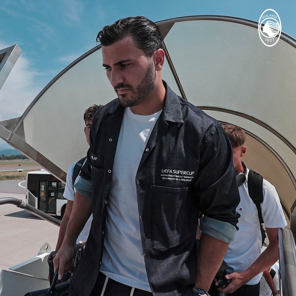 “Ce ne andiamo a Varsavia” 🗣️🎶

Off to Warsaw 🛫📍🇵🇱

#SuperCup #GoAtalantaGo 🔵⚫️