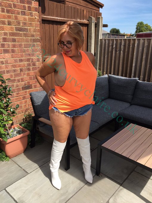 Watch Curvy Claire's leaked NSFW photo on TwXstars