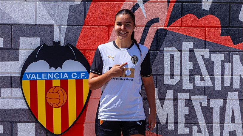 EnBeauce.com (@enbeauce) on Twitter photo 📢 Roxanne Bolduc signe un premier contrat professionnel avec Valence ⚽️
📲 Lisez l’article complet ici : enbeauce.com/actualites/gen…
N’hésitez pas à retweeter et commenter ! 👇
#Beauce #ChaudièreAppalaches #Québec #Actu #Locale #Nouvelles #Sport #Soccer <a href="/valenciacf/">Valencia CF</a> <a href="/GuyBolduc/">Guy Bolduc</a> 📢 Roxanne Bolduc signe un premier contrat professionnel avec Valence ⚽️
📲 Lisez l’article complet ici : enbeauce.com/actualites/gen…
N’hésitez pas à retweeter et commenter ! 👇
#Beauce #ChaudièreAppalaches #Québec #Actu #Locale #Nouvelles #Sport #Soccer <a href="/valenciacf/">Valencia CF</a> <a href="/GuyBolduc/">Guy Bolduc</a>