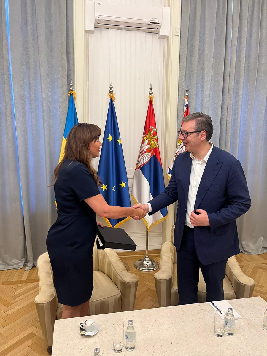 Swedish Ambassador to Serbia and to Montenegro (@sweambbelgrade) on Twitter photo Čast mi je bila da danas dođem u oproštajnu posetu kod predsednika Srbije <a href="/predsednikrs/">Александар Вучић</a> kojem sam se zahvalila na srpskom gostoprimstvu za ove tri godine tokom kojih sam imala privilegiju da predstavljam Švedsku u Srbiji. 🇸🇪🇷🇸 Čast mi je bila da danas dođem u oproštajnu posetu kod predsednika Srbije <a href="/predsednikrs/">Александар Вучић</a> kojem sam se zahvalila na srpskom gostoprimstvu za ove tri godine tokom kojih sam imala privilegiju da predstavljam Švedsku u Srbiji. 🇸🇪🇷🇸