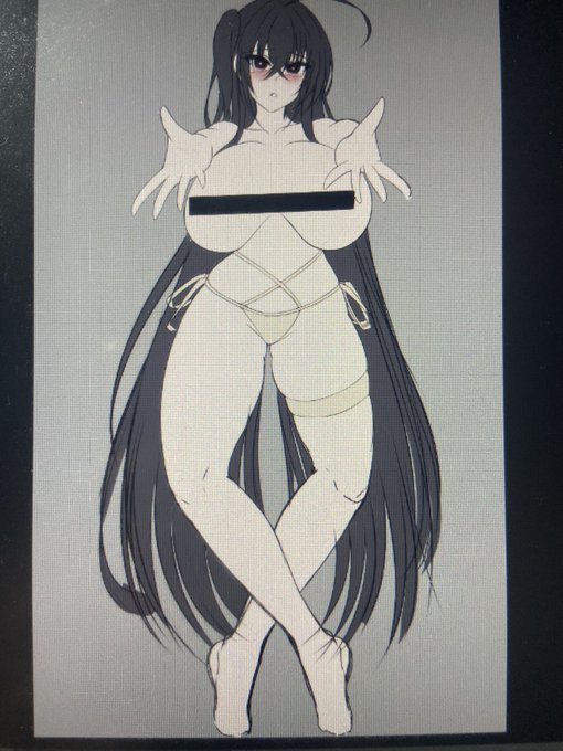 新刊の中の一コマであまりにも抱き枕にできそうなイラスト描けてたから全身ラフで描いてみた
うん、作ろうか大鳳の抱き枕 