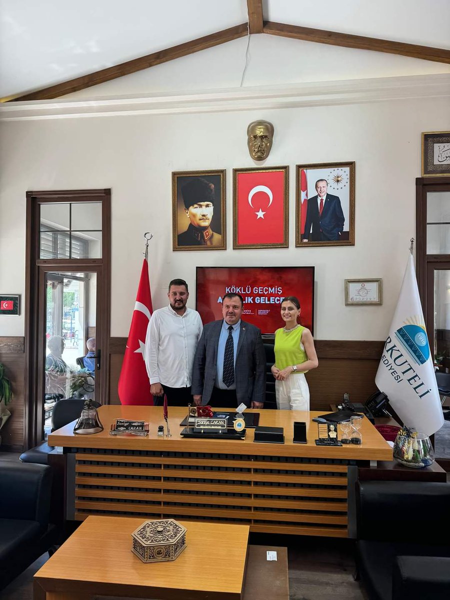 Korkuteli Belediye Başkanımız Saniye Caran Hanımefendiyi makamında ziyaret ederek hasbihal edip,başarılar diledik.Misafirperverlikleri için Saniye Başkanıma ve eşi değerli dostum Hasan Can Caran kardeşime teşekkür ediyorum.