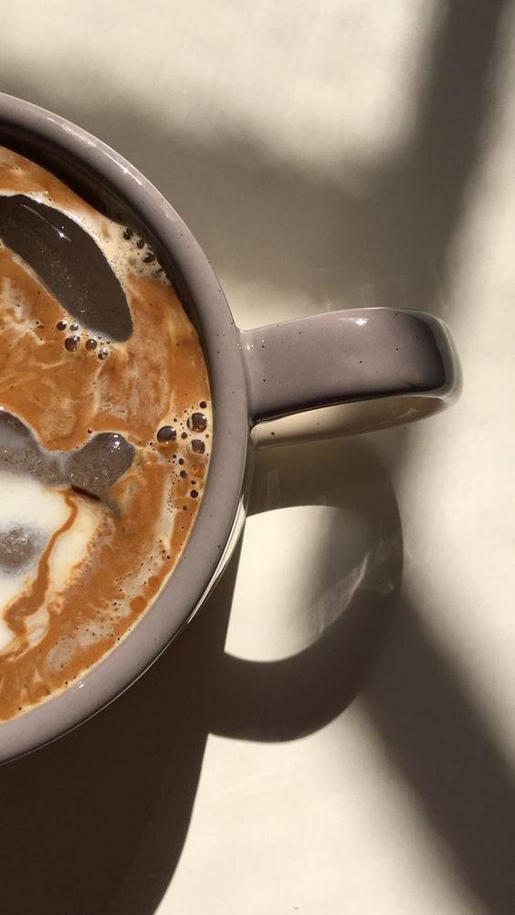 DANIERISKA's tweet image. O cheiro de café recém-passado é inigualável 🌅🥤 #Café #Aconchego