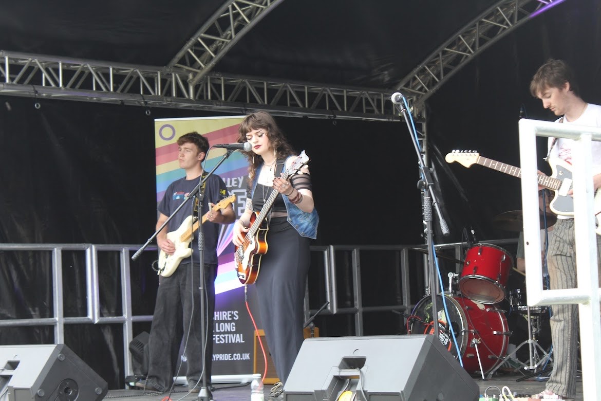 appyvalleypride's tweet photo. Our Youth Engagement project is lead by @terryloganmusic with Adam Pryce. This year we worked with 20 schools &amp; youth groups throughout Calderdale - 3000 children engaged learning about identity, inclusivity &amp; diversity.

Thanks to Keira Jordan for the great photos 📸! (2/2) https://t.co/Nt7L7uEY5i