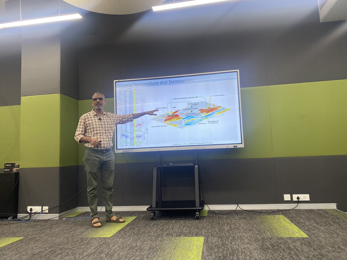 MITMScGeology's tweet photo. Dr. Rajeev Saraswat, Sr. Principal Scientist, @CSIRNIOGoa delivered an invited talk to our students and research scholars. Dr. Saraswat emphasised as to how microfossils can be used to track the past oceanographic conditions. He also urged thm to take up #Oceanography as a career https://t.co/JZOf3XndL3