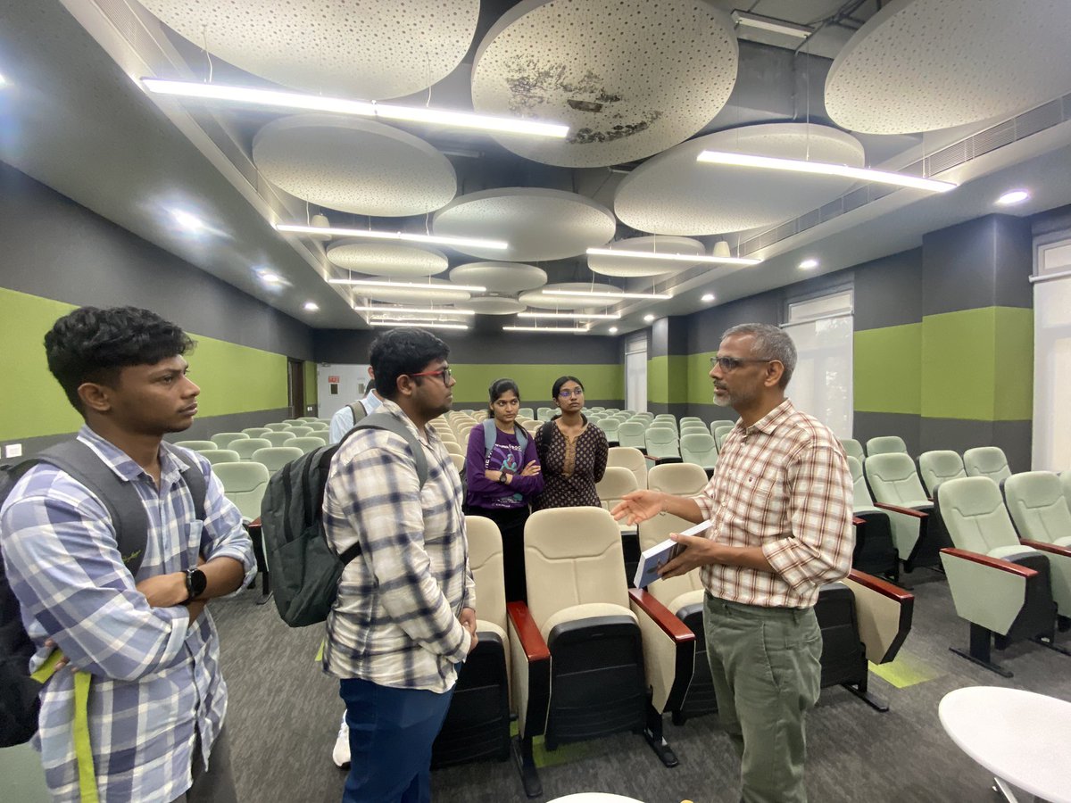 MITMScGeology's tweet photo. Dr. Rajeev Saraswat, Sr. Principal Scientist, @CSIRNIOGoa delivered an invited talk to our students and research scholars. Dr. Saraswat emphasised as to how microfossils can be used to track the past oceanographic conditions. He also urged thm to take up #Oceanography as a career https://t.co/JZOf3XndL3